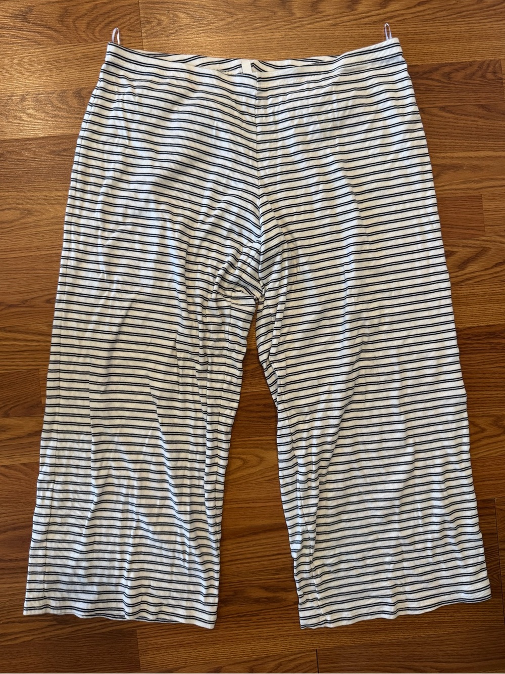 H&M Black & White Ribbed Striped Cropped Wide Leg Pants | Size XL